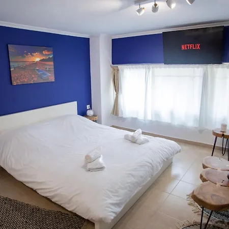 Center Small * Szaloniki