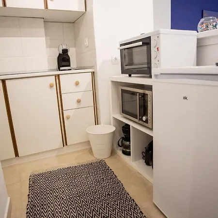 Center Small * Szaloniki