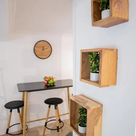 Center Small Apartment *