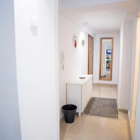 Apartment Center Small *