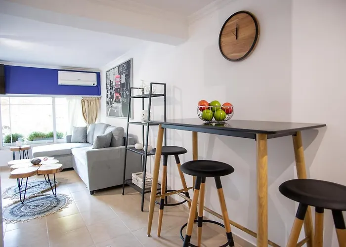 Daire Center Small