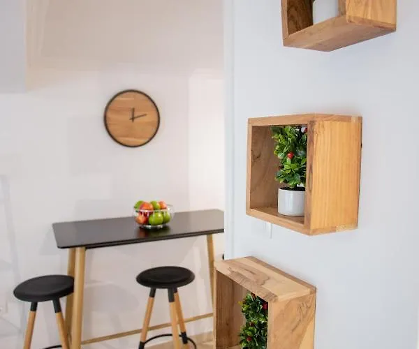 Center Small Apartman *